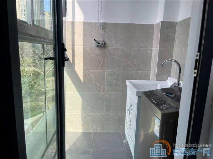 界牌新村52平朝南一室一厅一卫一厨精装