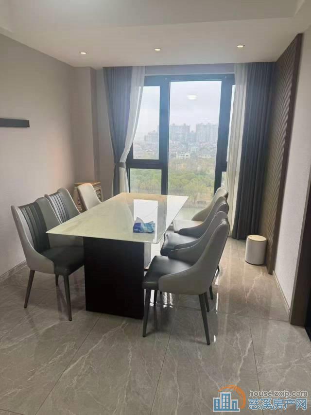 泊江府3室豪装地暖中央空调带车位首次