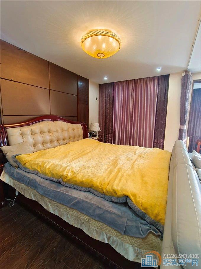 文广苑精装复式185平带路台89万