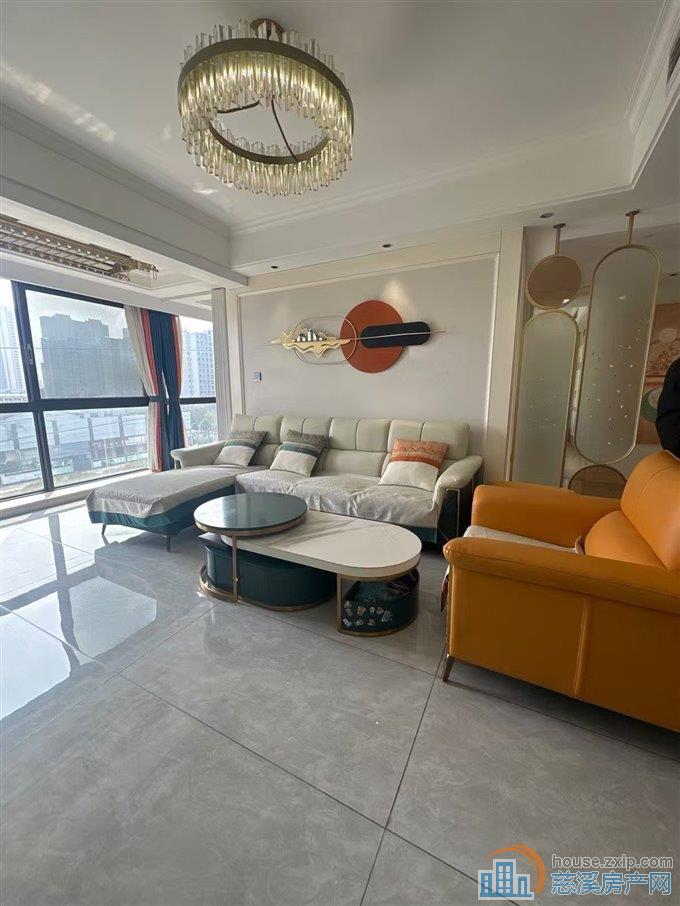 泊江府洋房125平四间朝南精装236万