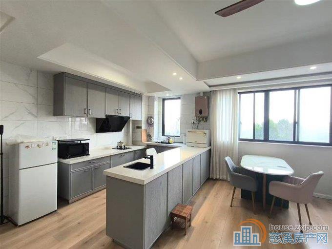 恒厚阳光城一期113平精装车位188万