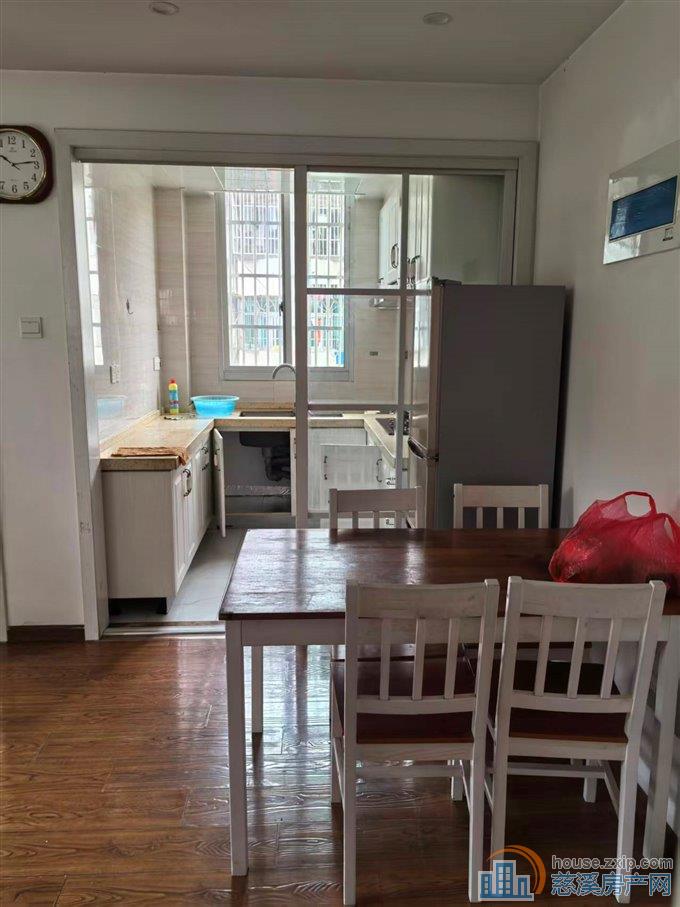 茜苑新村3楼精装2室2厅2000元