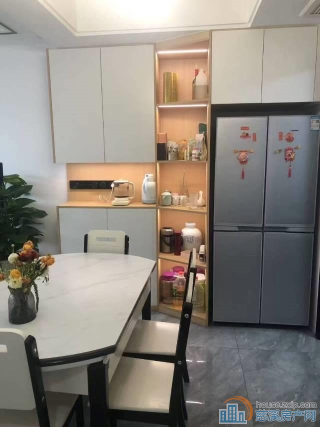 相士地南苑洋房100平新装修带车位2室