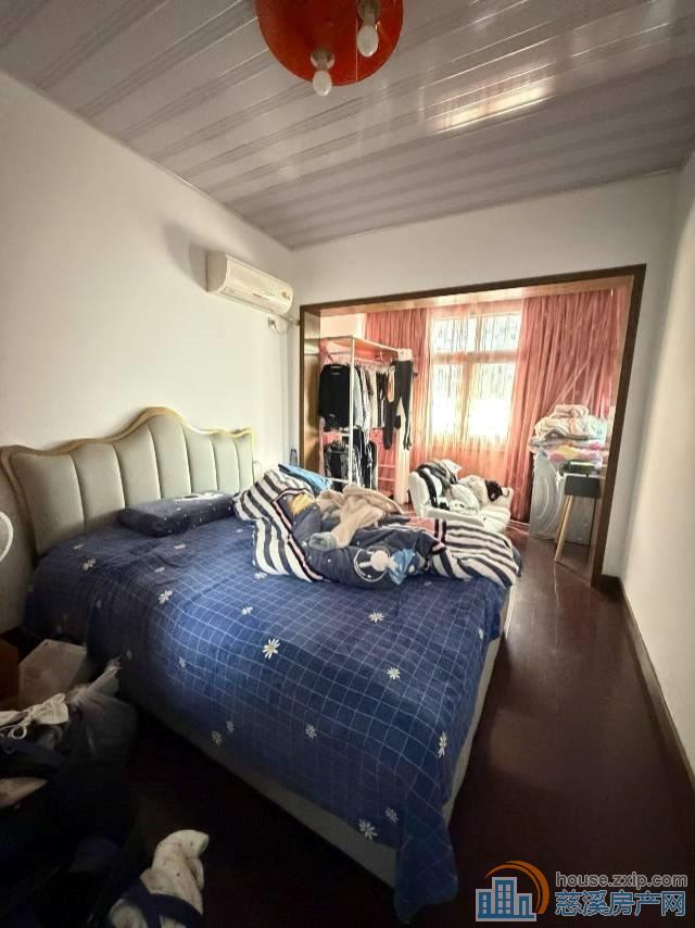 城东新村一楼带架空层精装明年上林可读