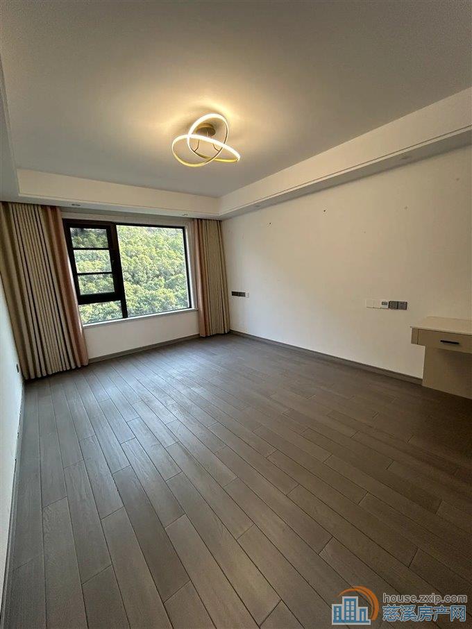 保利银杏小镇 精装127平方148万