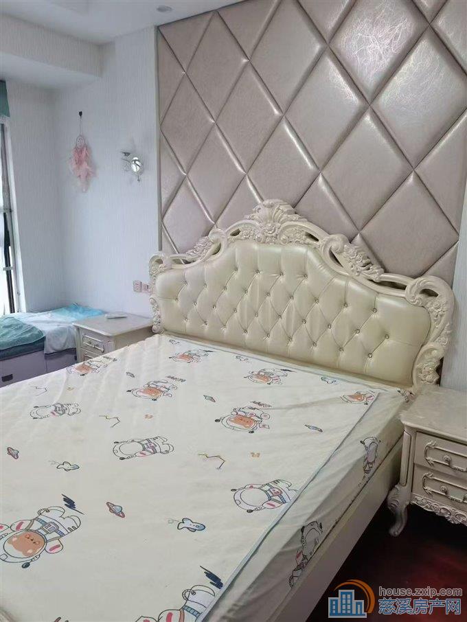 嘉景园电梯房2室精装带一个车位直接钥匙在