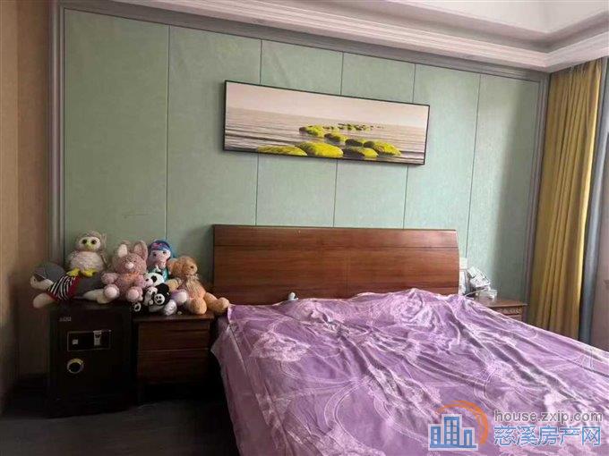 新潮塘南苑160平精装车位储182万