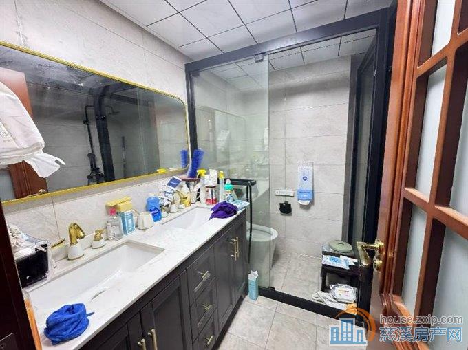 时代华都顶复220平方精装220万