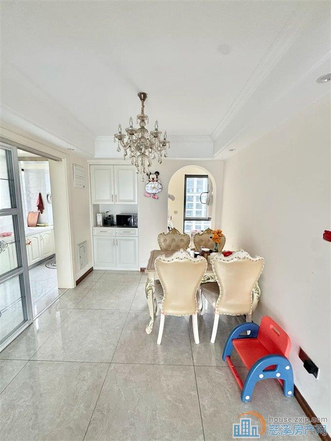 凤鸣梧桐府143平158万精装修