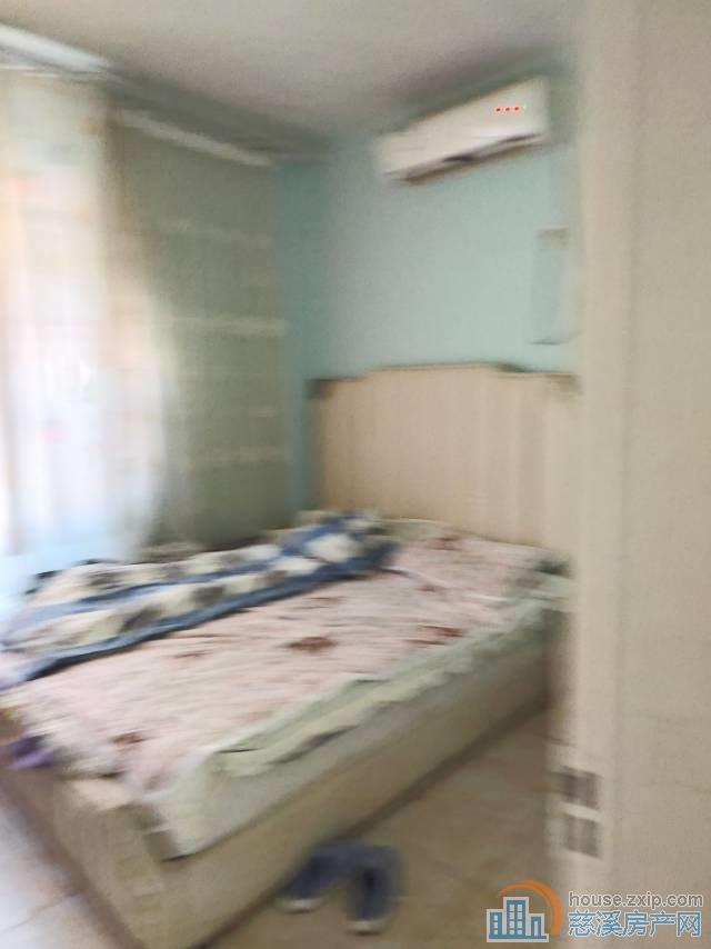 界牌新村房子在一楼132平毛坯125万