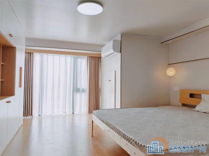 聚美loft公寓80平精装二室2400元