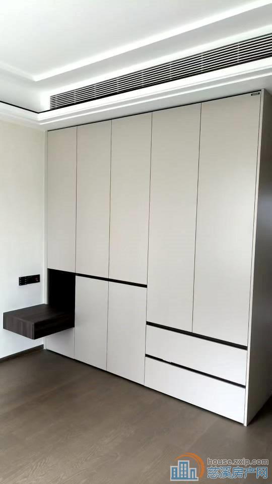 江山云望135平四室中央空调带地暖车位