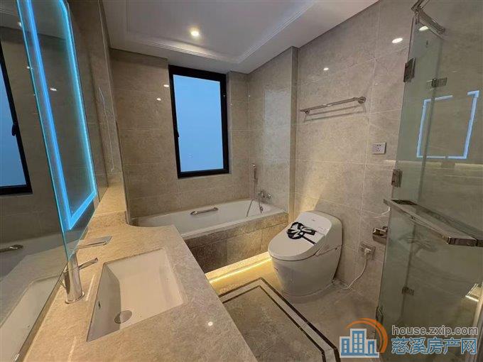 中海湖心半岛洋房143平方328万直接