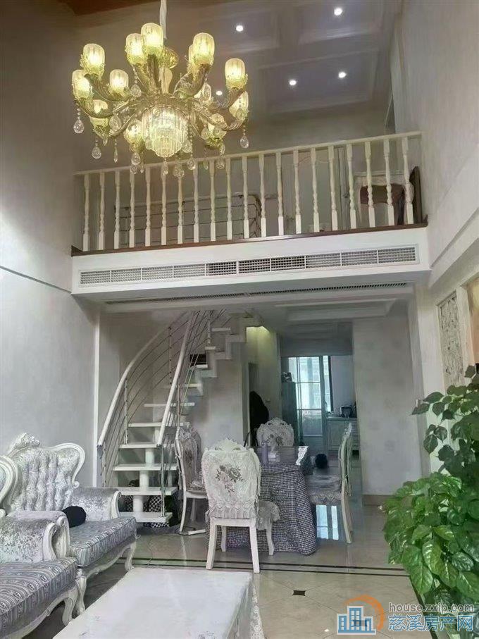 界牌新村90平方 带阁楼 带车位 精装