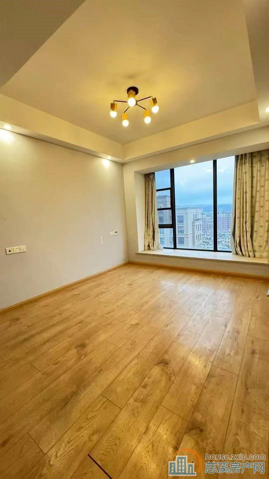 阳光城一期101平中间楼层朝南三间精装