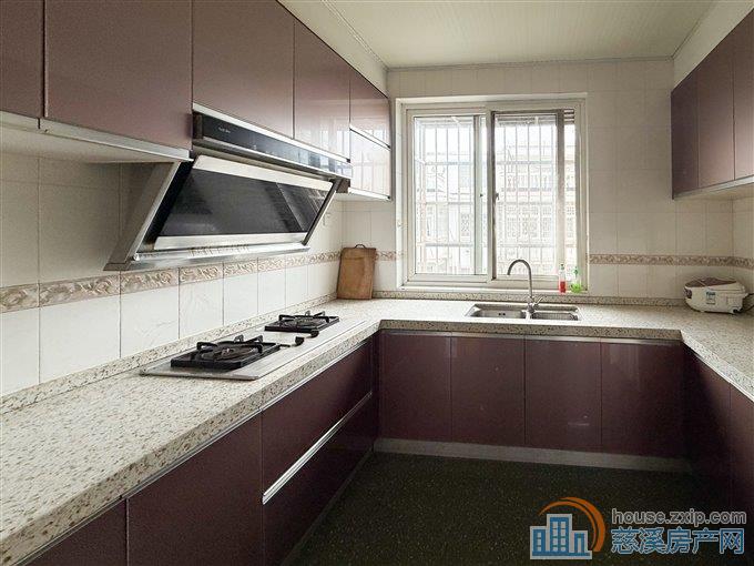 白云公寓161平128万带阁楼露台