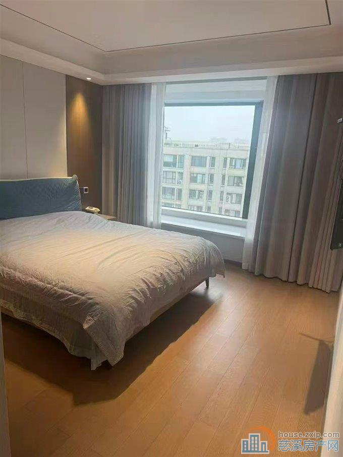 泊江府3室豪装地暖中央空调带车位首次