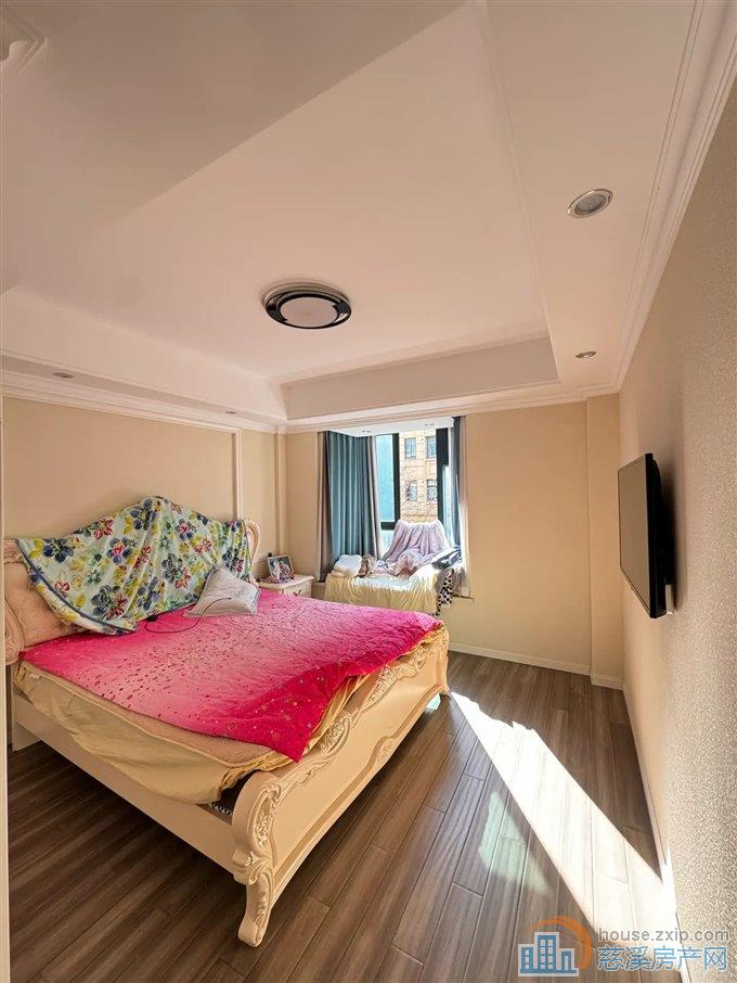 金色港湾小区 电梯洋房 精装 带车位