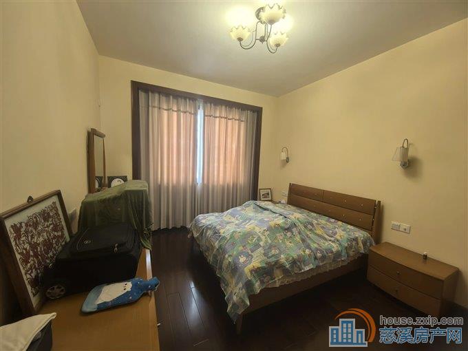 彩虹家园 141平 159万 精装修