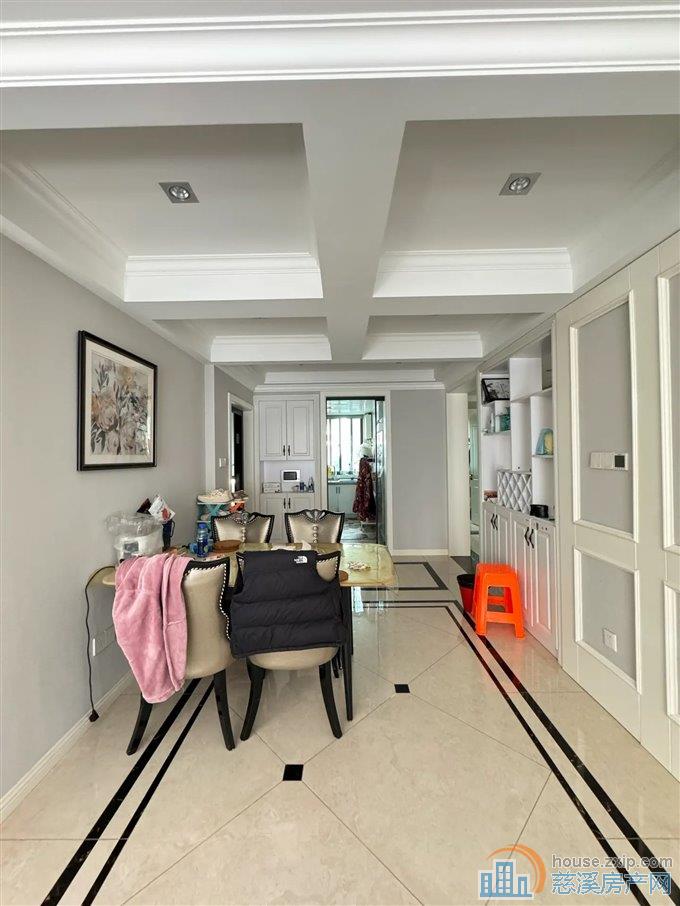 金色港湾小区 电梯洋房 精装 带车位