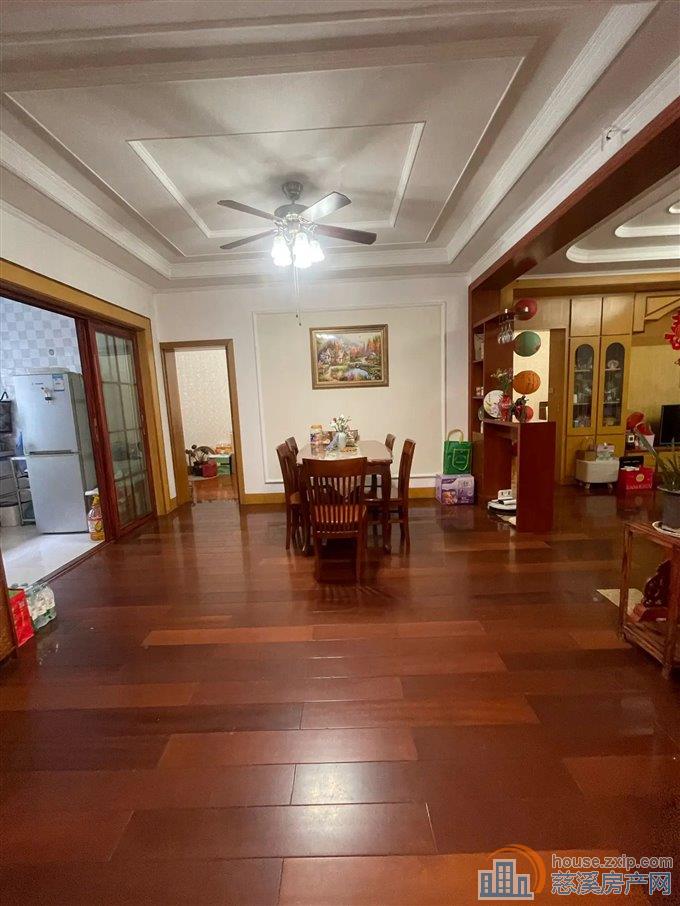 金东北苑   低楼层  白云新城无占用