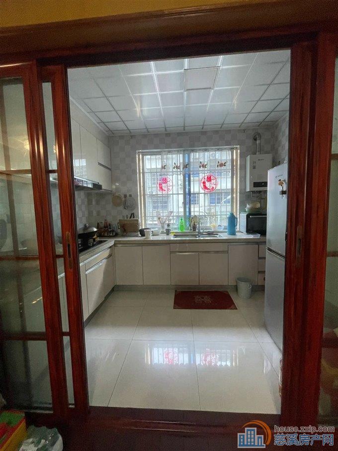 金东北苑   低楼层  白云新城无占用