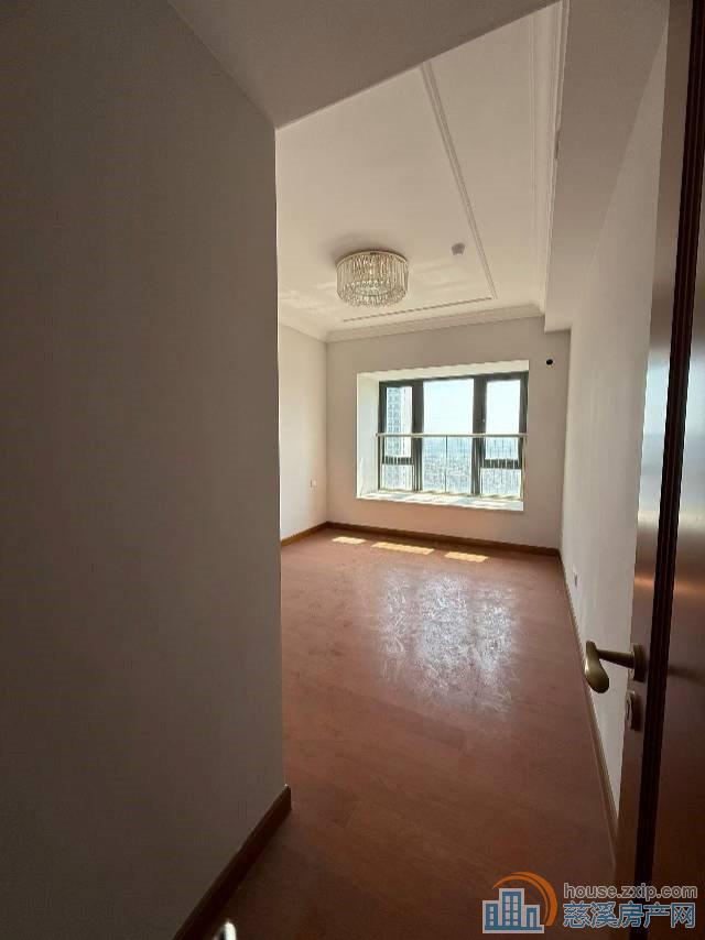 恒大河悦府一期92平精装三室楼层好满2年