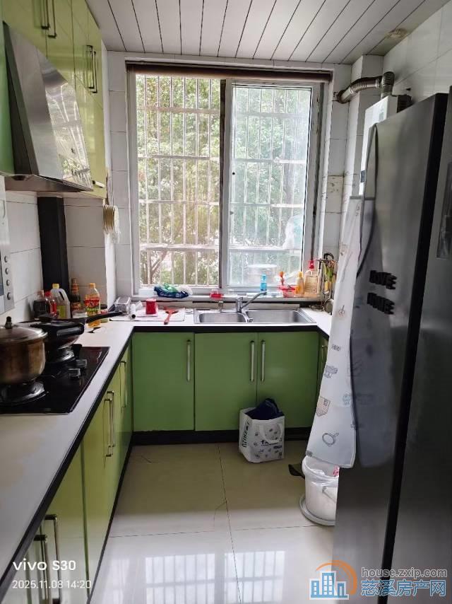 东兴苑南区3楼124平老精装138万