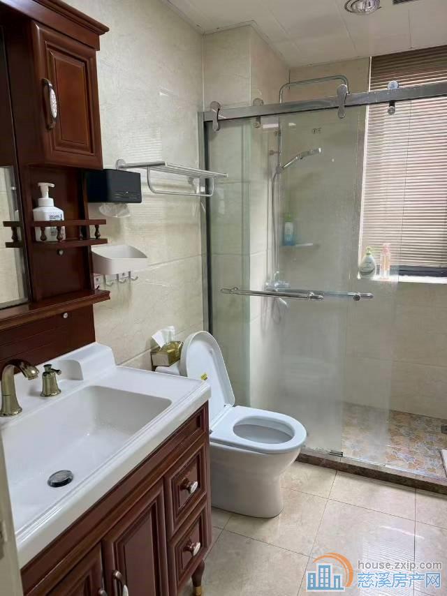 界牌电梯洋房精装2室首次出租2800元