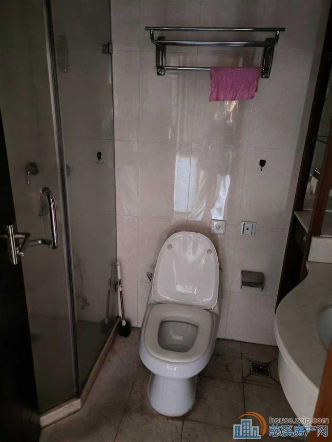 波斯曼多套700-1100元，钥匙在