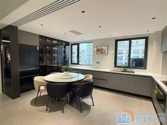 上河檀府143平车位婚装309独家钥在