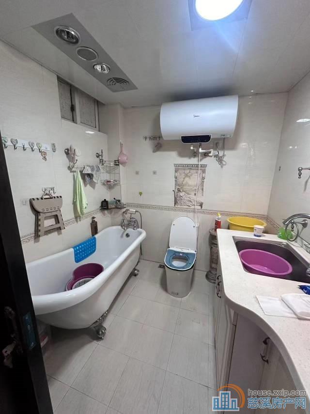 恒大对面 舜韵华庭 精装修 带车库