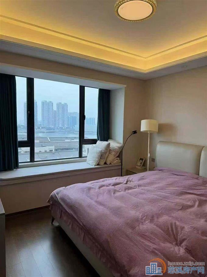 中海湖心半岛花苑豪装湖景房可看明月湖直接