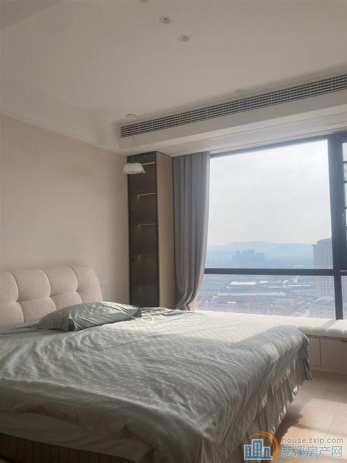 江滨之城  精装 103平方149.8万