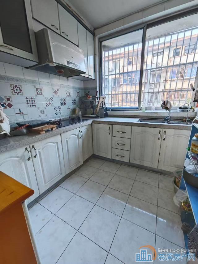 慈兴小区3楼74平方精装60万满5年