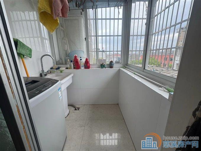 吉祥新村四区118平95万送车库