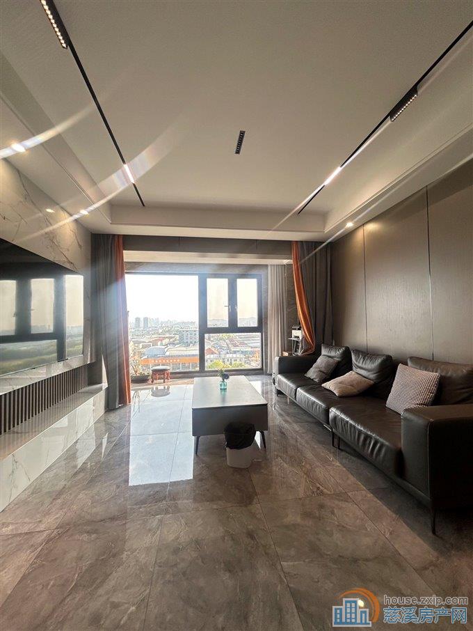 特价珑玥府楼顶楼家具家电齐