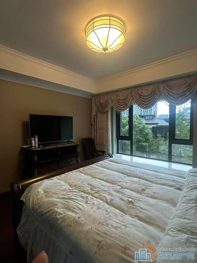 金地鸿悦高档小区电梯房189平279.8