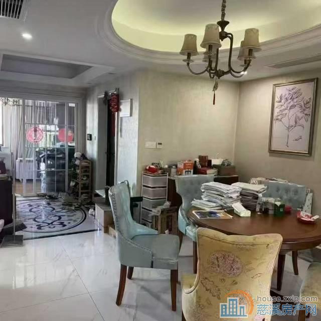 白金湾绿城物业132平精装125.8万