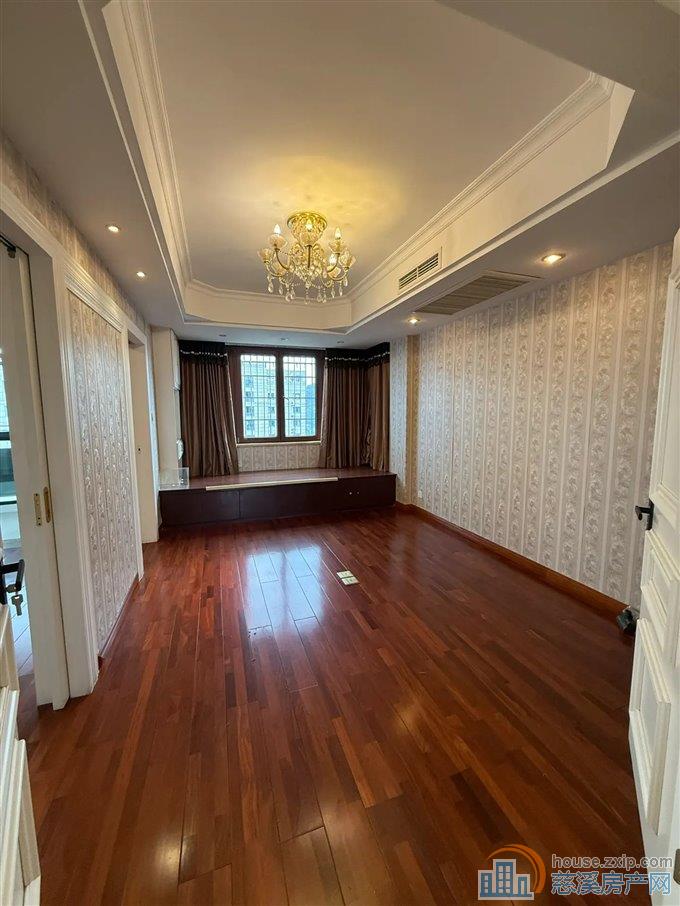 和润公寓   阳光书包房