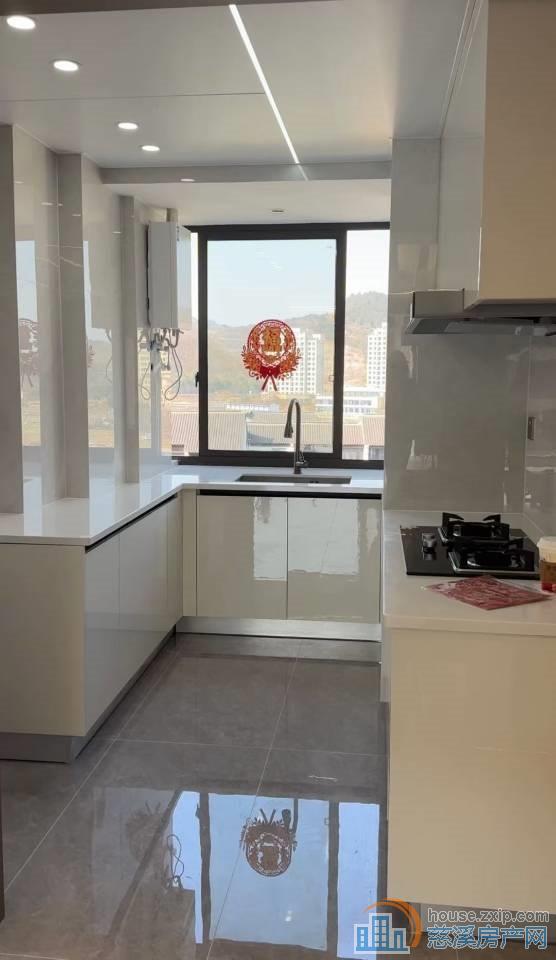 蔚蓝云图85平豪装楼层佳119.8万