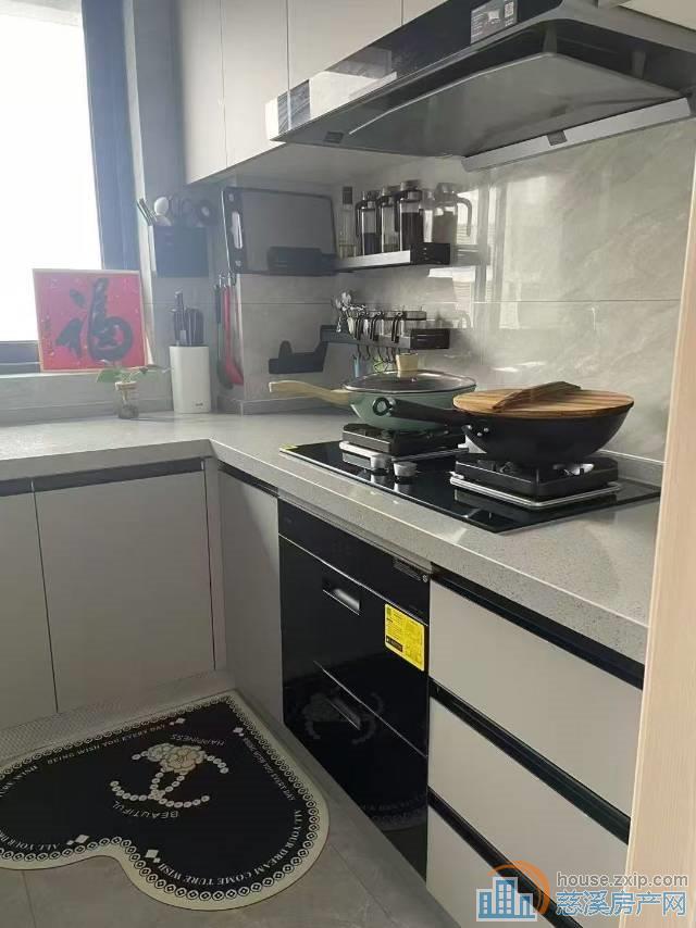 芳满庭 98平精装+车位 118万