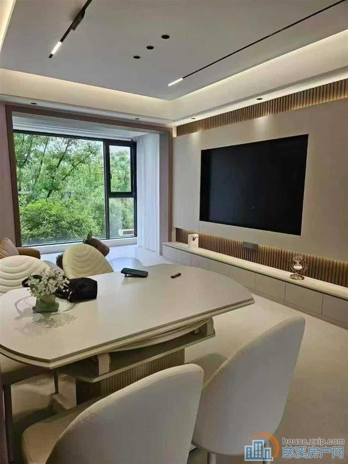 蔚蓝云图85 平方 不是第一排 