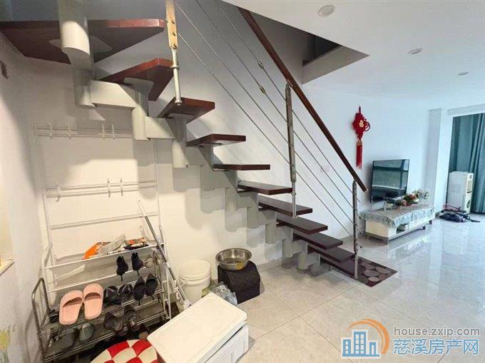 一品空间,朝北,精装修上下复式