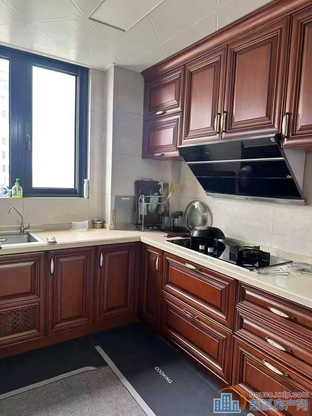 凯旋门177平中上层东边套豪装4房带车位