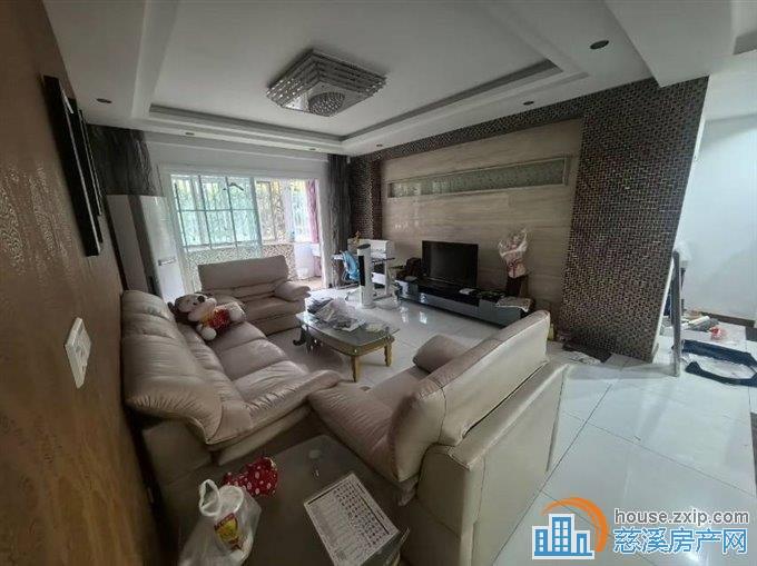 东兴苑二期1楼133平精装带车位储藏间