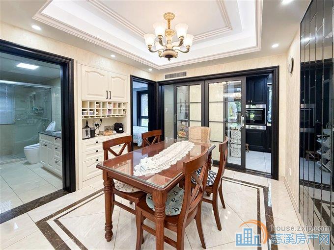 急卖 金仕华庭 装修非常好，拎包入住