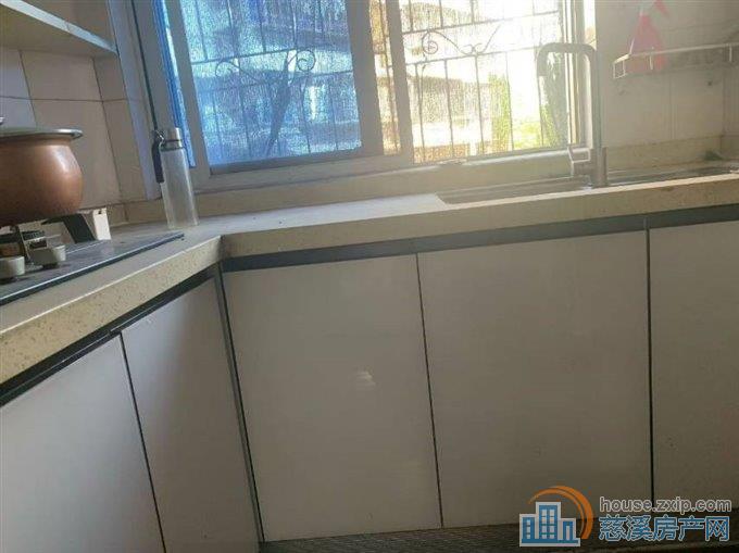 新城中心精装2楼88平十架63.8万