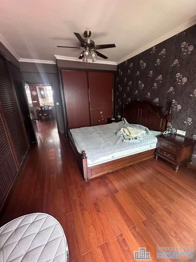 恒大对面 舜韵华庭 精装修 带车库