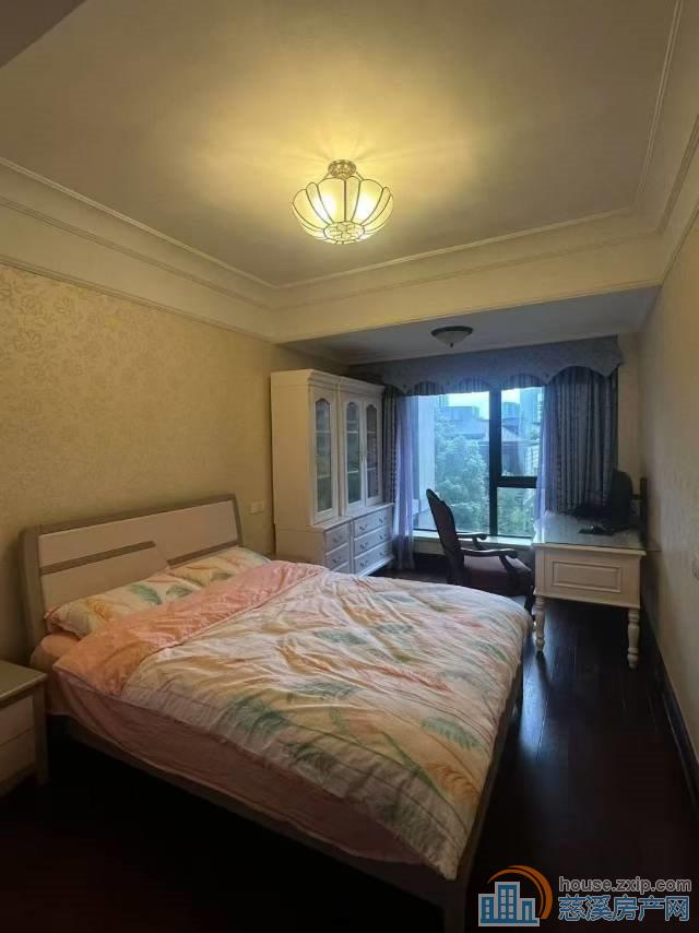 金地鸿悦高档小区电梯房189平279.8